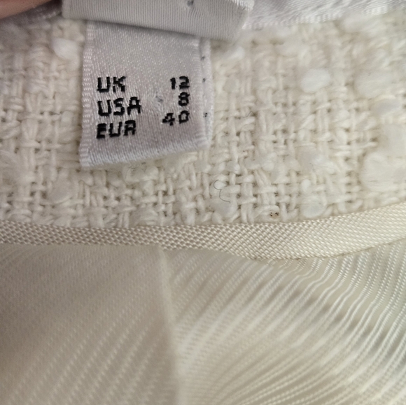 L.K BENNETT LONDON Cream Cottton Tweed Cropped Open Front Jacket With Fringe. 8 - Picture 8 of 16